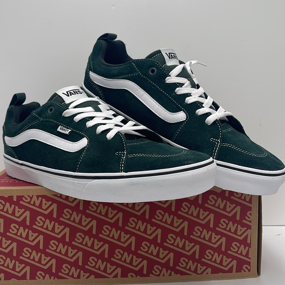 Vans Men’s Filmore Suede Scarab/White
VN000CSUDDF
Sneakerss - Picture 4 of 16